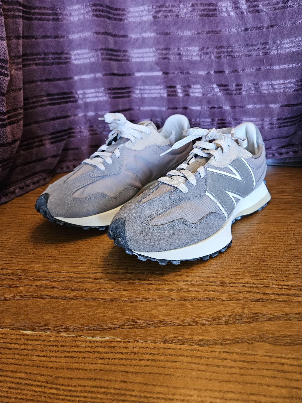 New Balance Men’s Grey Suede 327 Retro Runner